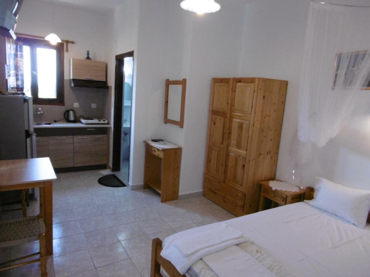 Filoxenia Apartment Skopelos Town Exterior photo